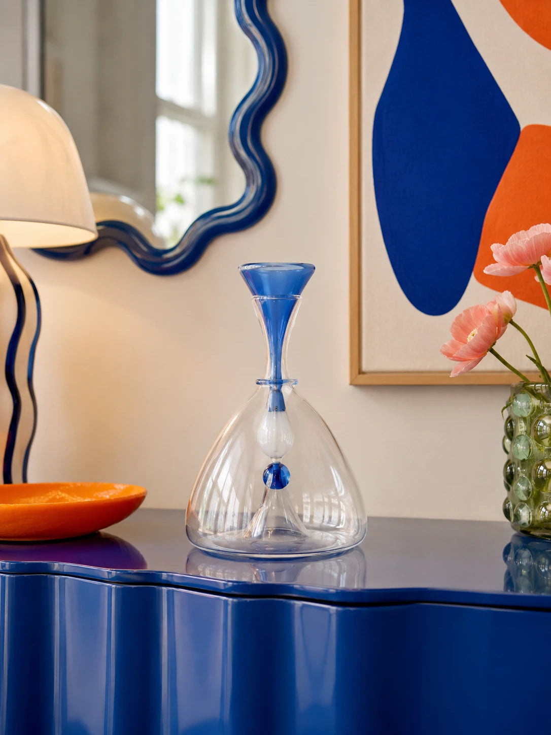 Transparent Glass Wine Decanter: Minimalist Barware Aesthetic