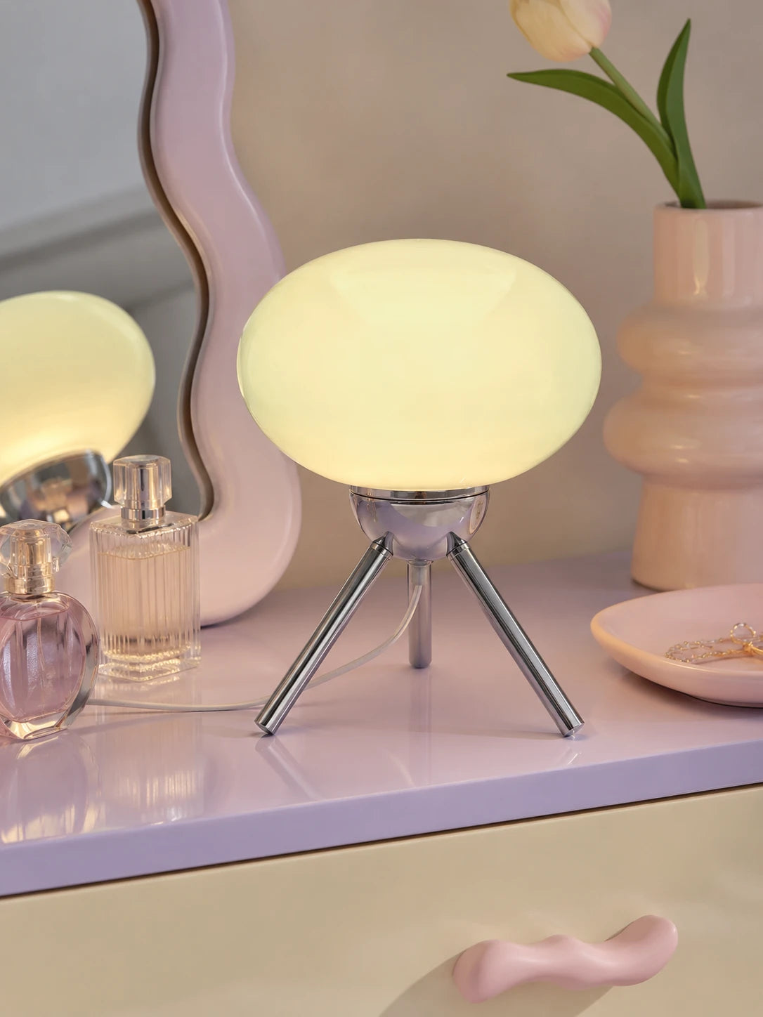 Tripod Mushroom Lamp
