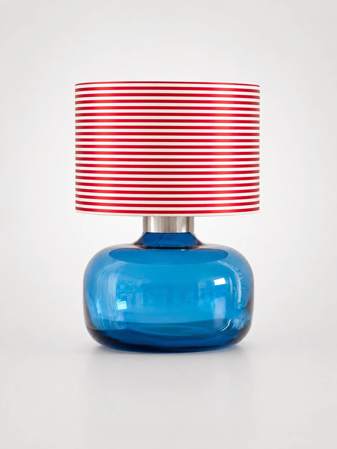 Mokamoka Medieval Stained Glass Table Lamp — Bauhaus-Inspired Accent Lighting