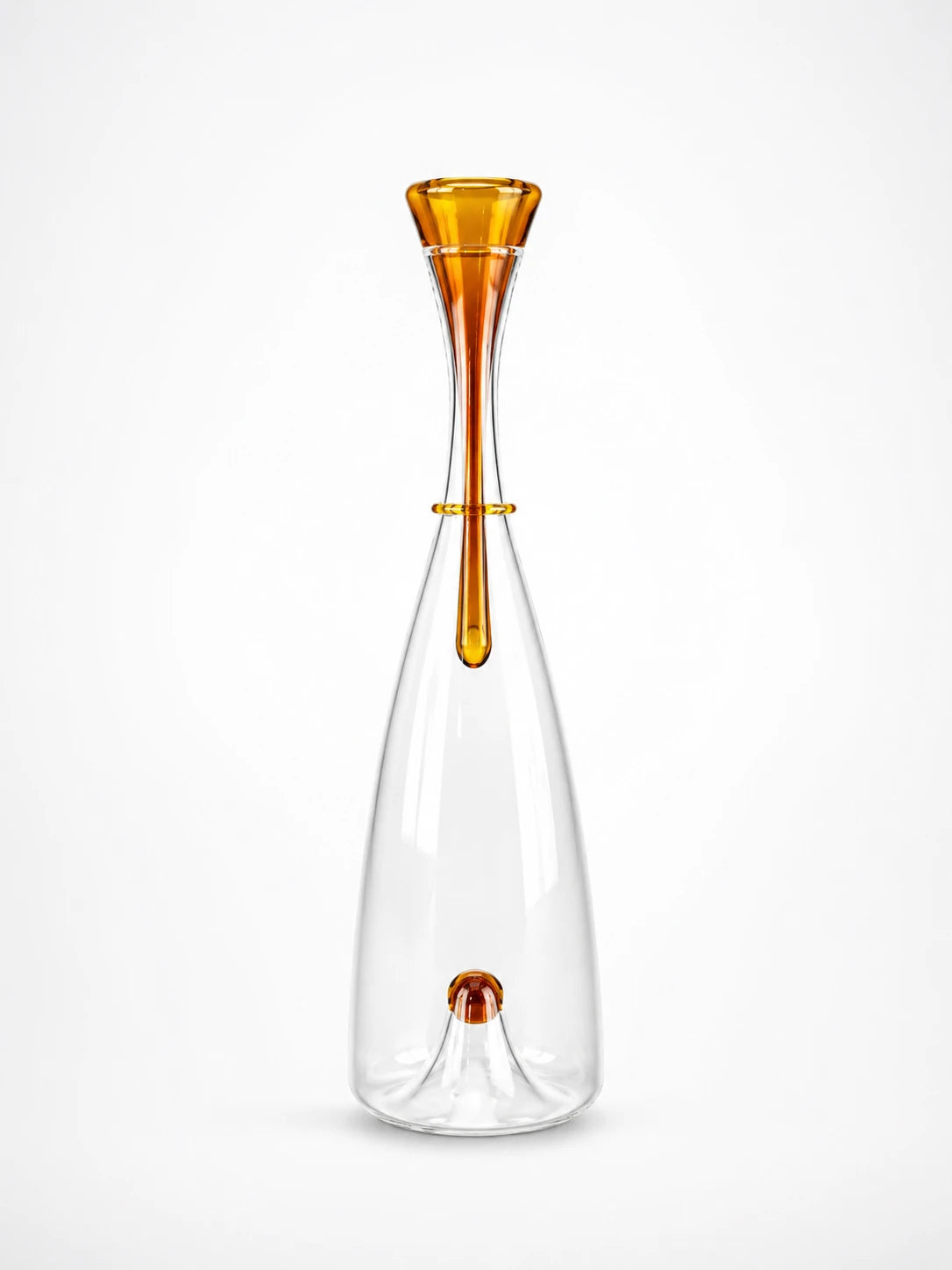 Transparent Glass Wine Decanter: Minimalist Barware Aesthetic