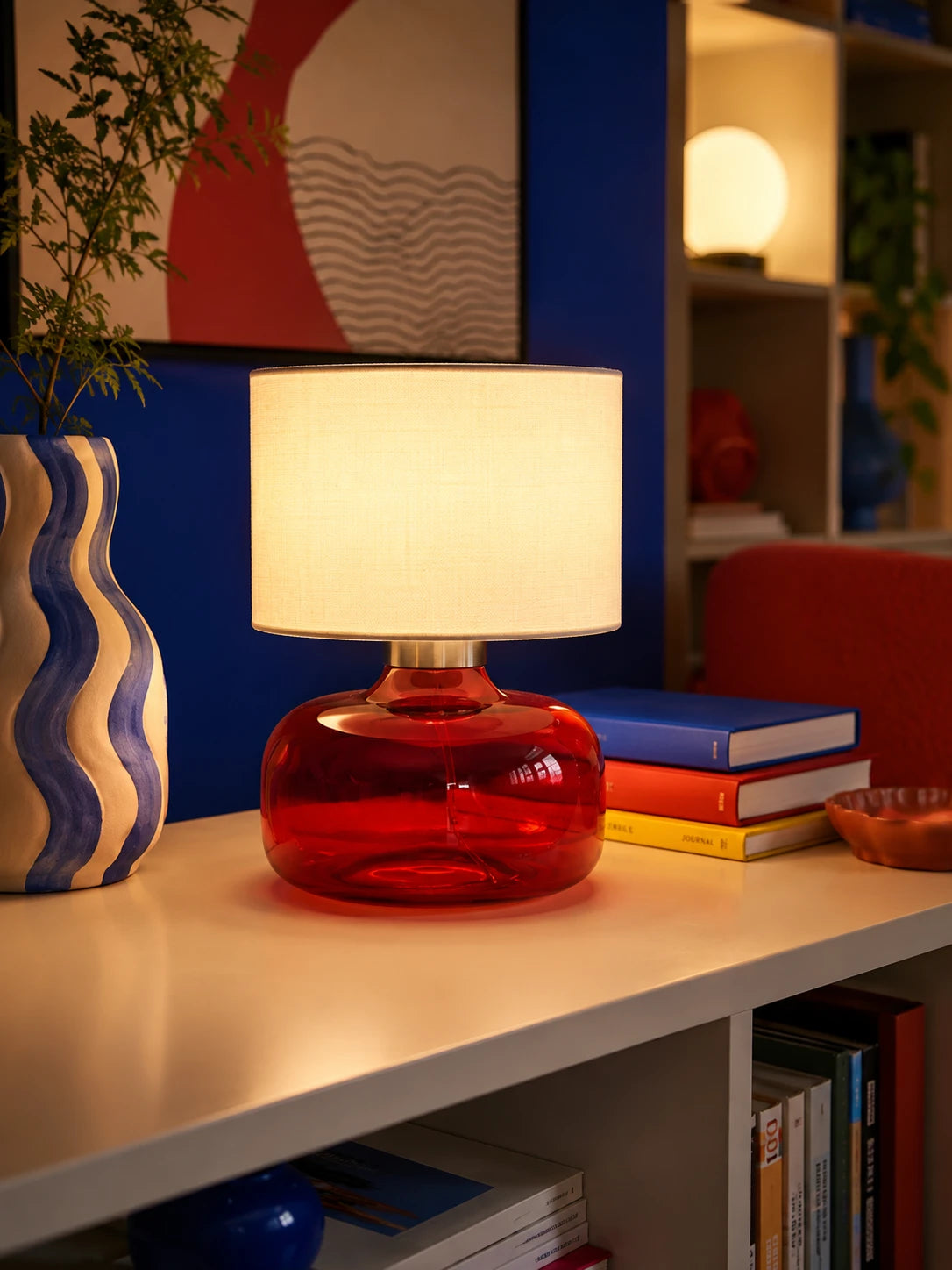 Mokamoka Medieval Stained Glass Table Lamp — Bauhaus-Inspired Accent Lighting