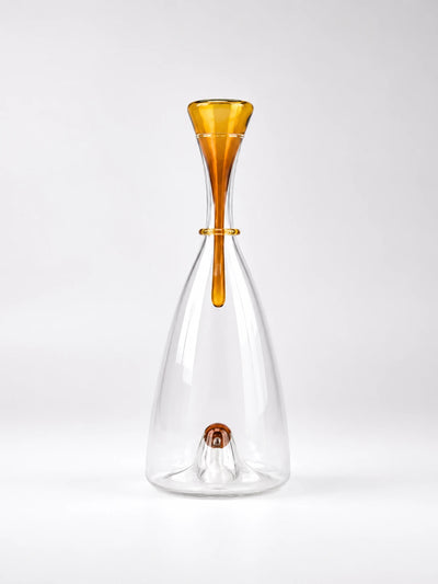 Transparent Glass Wine Decanter: Minimalist Barware Aesthetic