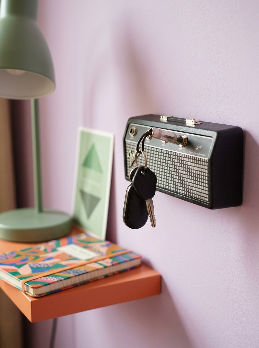 Key Holder – Wall-Mounted Guitar Amp Rack