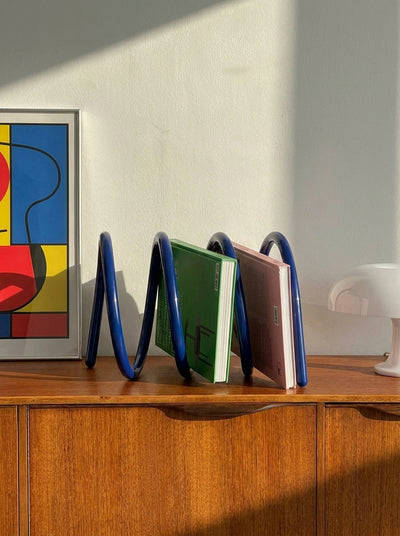 Minimalist Line Metal Bookshelf – Curved Desktop Organizer