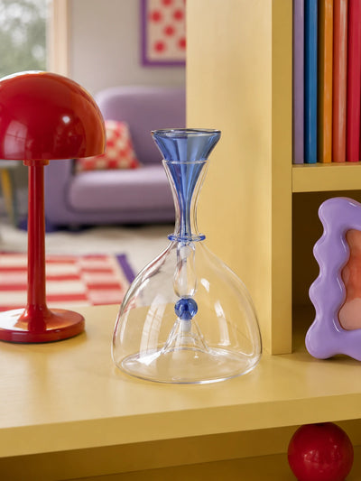 Transparent Glass Wine Decanter: Minimalist Barware Aesthetic