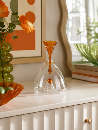 Transparent Glass Wine Decanter: Minimalist Barware Aesthetic