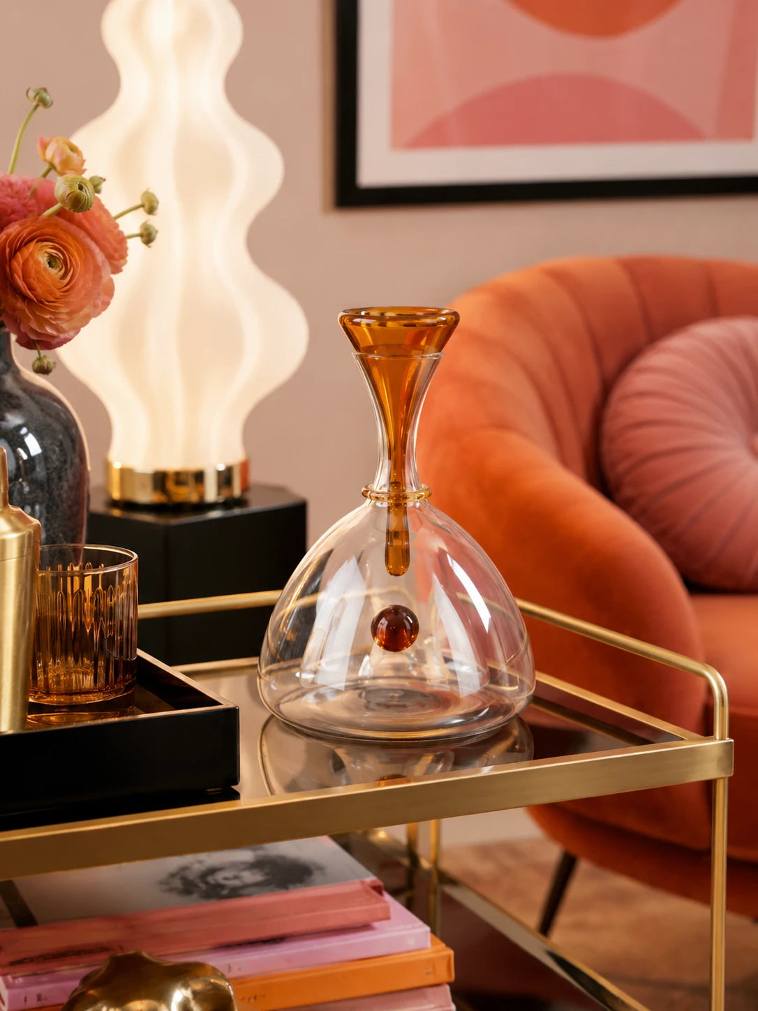 Transparent Glass Wine Decanter: Minimalist Barware Aesthetic