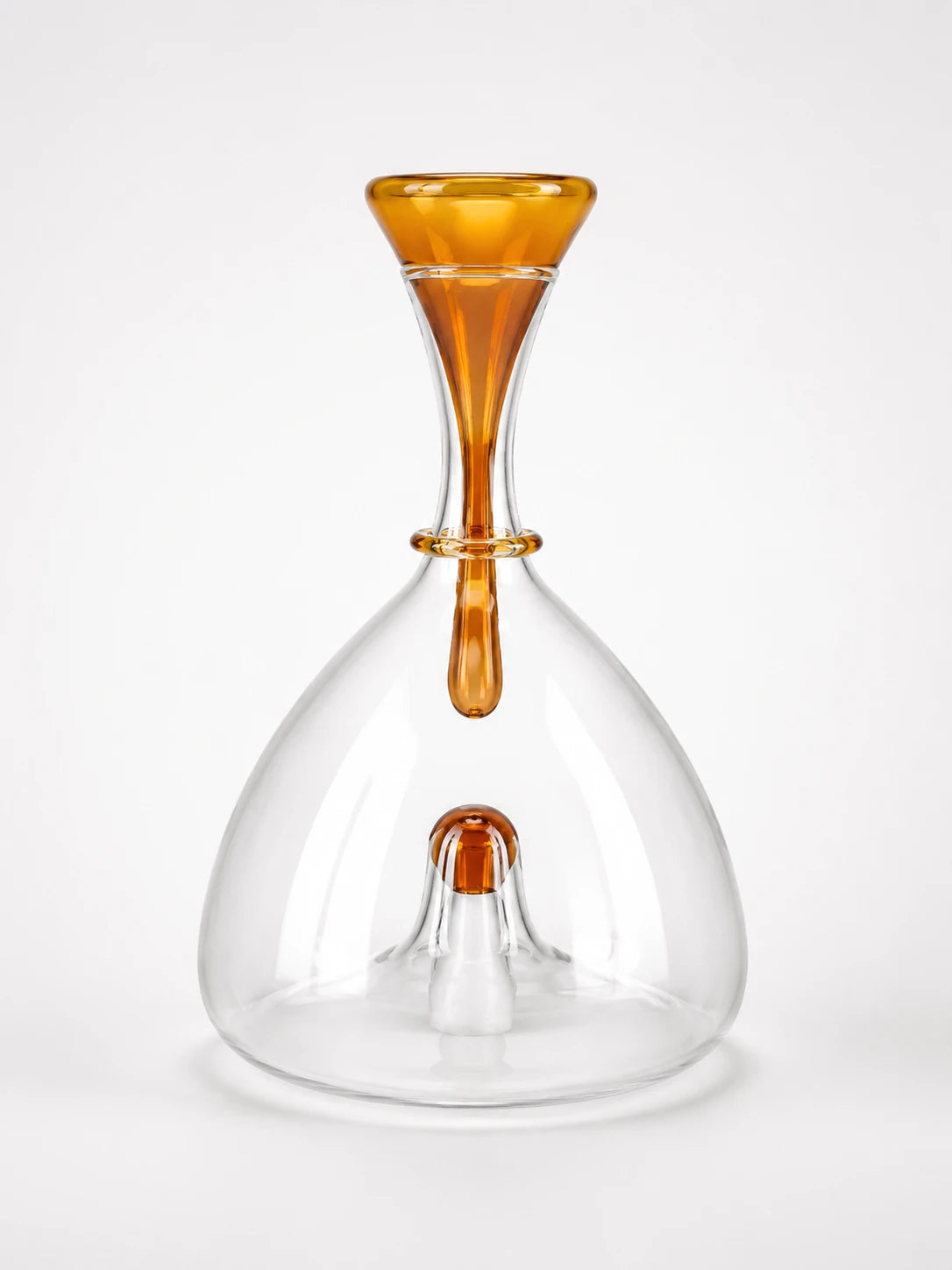 Transparent Glass Wine Decanter: Minimalist Barware Aesthetic
