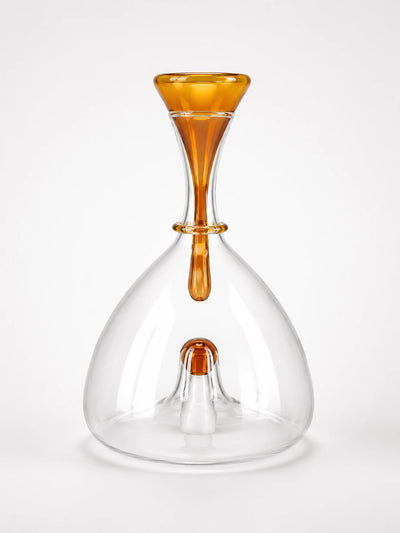 Transparent Glass Wine Decanter: Minimalist Barware Aesthetic