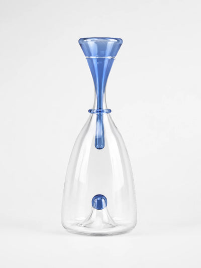 Transparent Glass Wine Decanter: Minimalist Barware Aesthetic